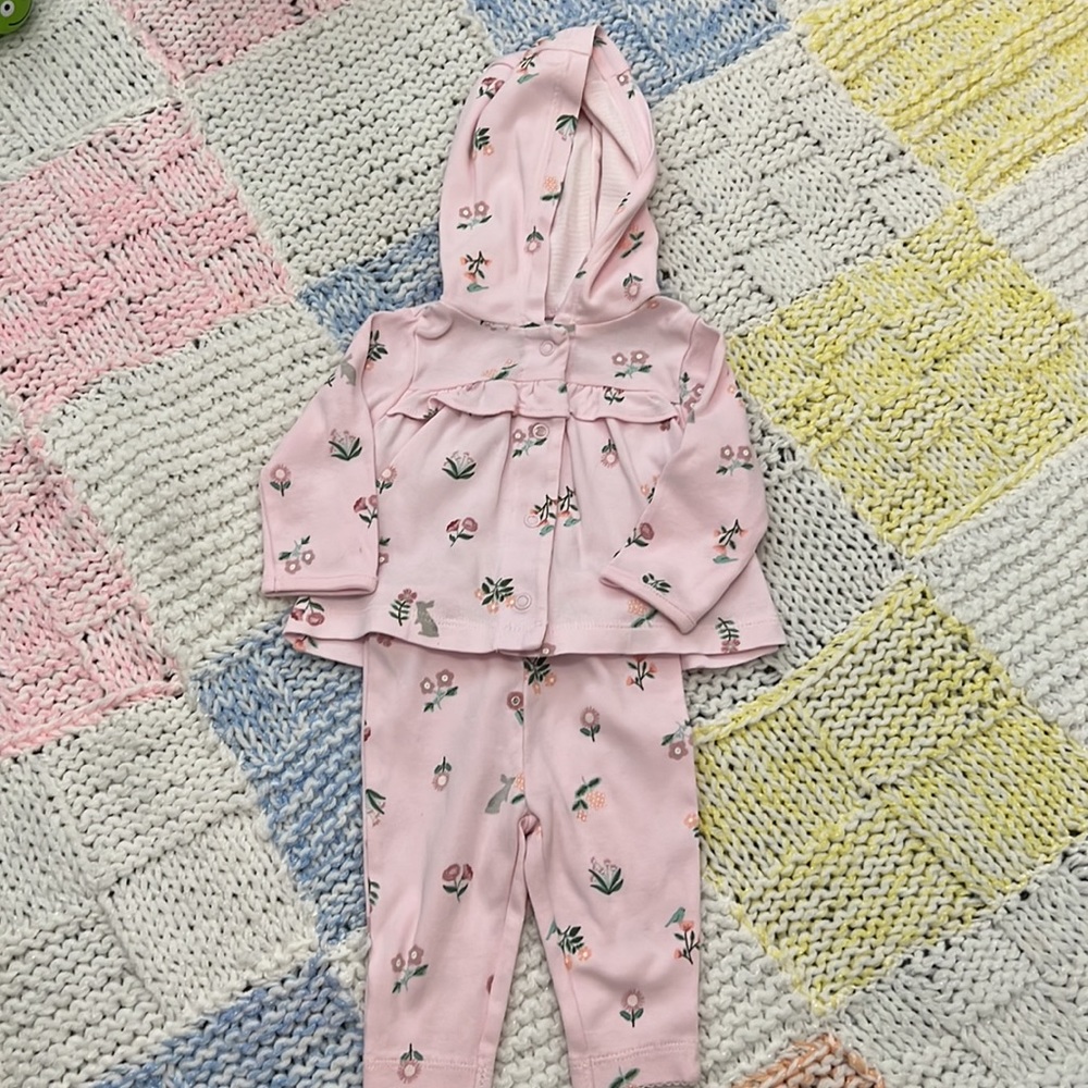 Carters, 3 month- pant set w dainty baby  flower fabric. So cute👼 - Picture 2 of 6